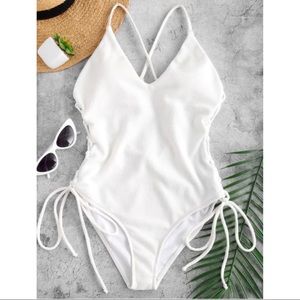 Lace-up cross high cut swimsuits
